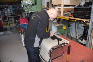 Wagenhuber Reparatur Vitra-Service Austausch Gasfeder