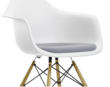 Charles & Ray Eames Fiberglas Chair Armchair