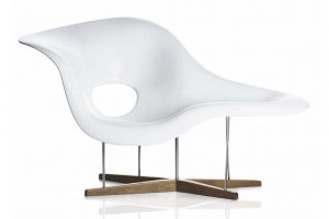 Charles & Ray Eames La Chaise Vitra